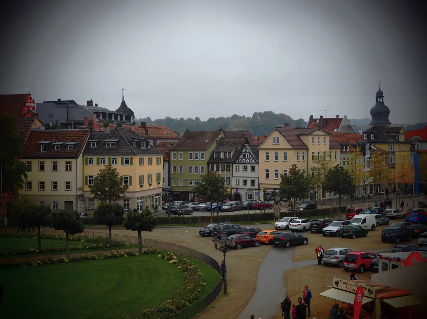Schlossplatz Coburg mit Residenzschloss — Foto: Ștefan Jurcă / CC BY 2.0, Wikimedia Commons